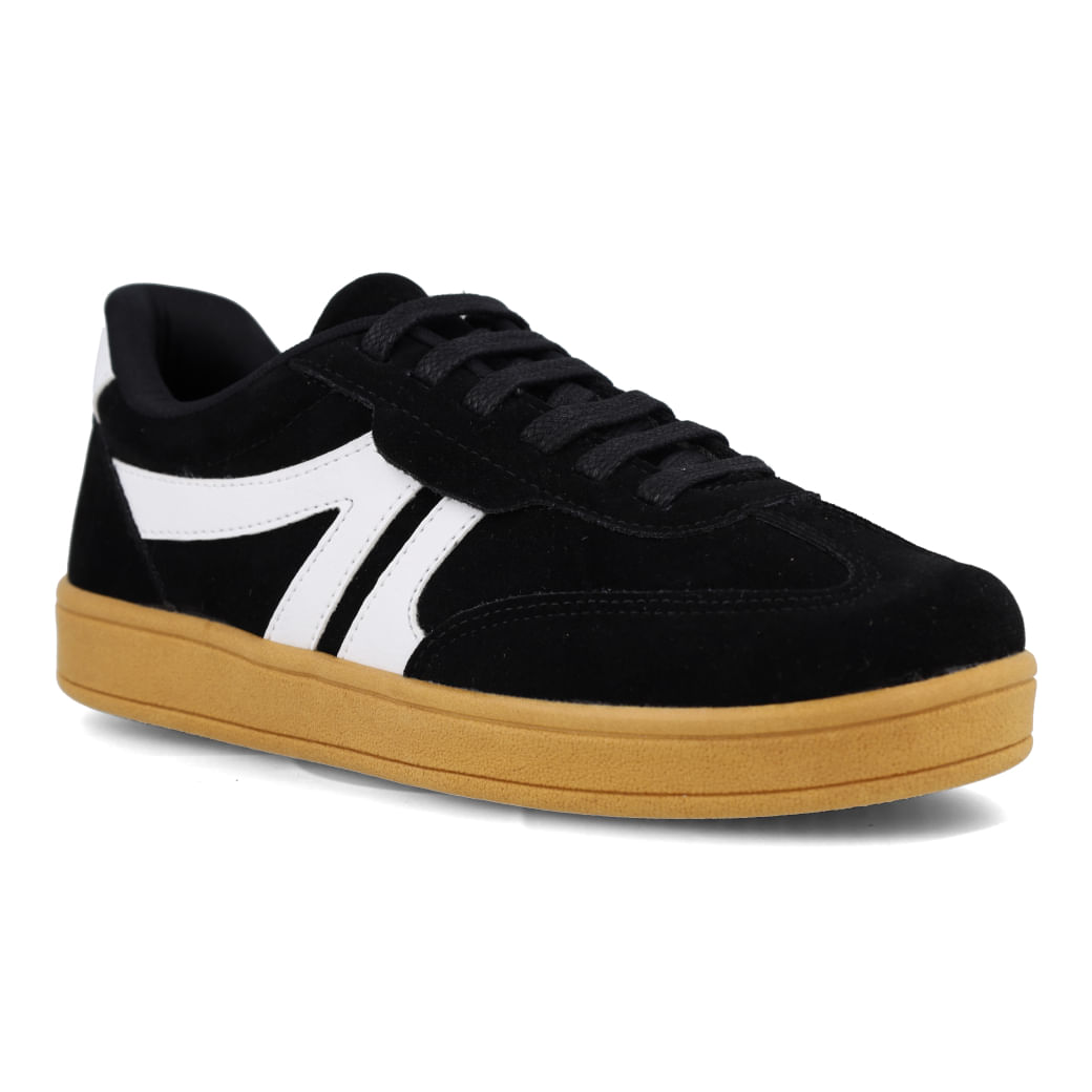 Tênis casual feminino preto visto em ângulo frontal para ajuste e conforto